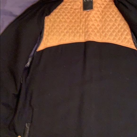 Beautiful Leather Vest - Picture 3 of 4